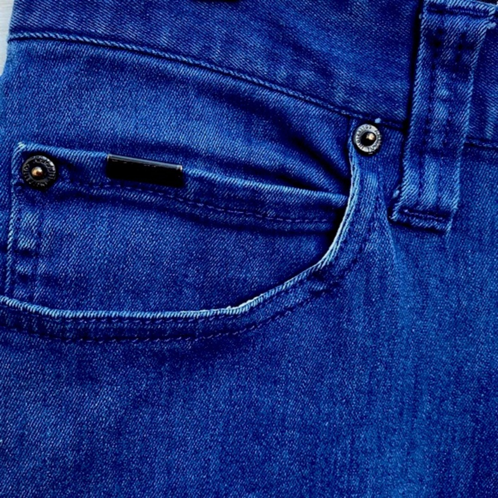 Armani Collezioni Mens Jeans Style J15. Size 30X28 - Picture 3 of 16